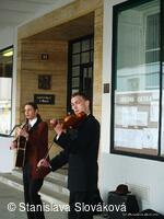 * Z DĚNÍ VE MĚSTĚ